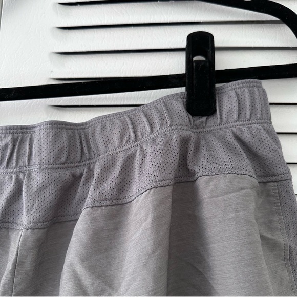 Men’s Gray Dri-fit Nike running Shorts Size XL - Picture 2 of 6